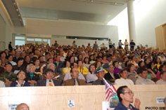 Hội trường tòa Thị sảnh San Jose, Bắc California, chiều Ra mắt Thơ Tù, 14.10.2007