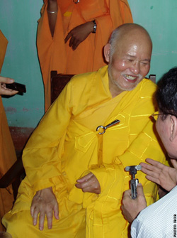 Đại lão Hòa thượng Thích Quảng Độ trả lời phỏng vấn phóng viên Nhật tấn xã Kyodo tháng 7.2008