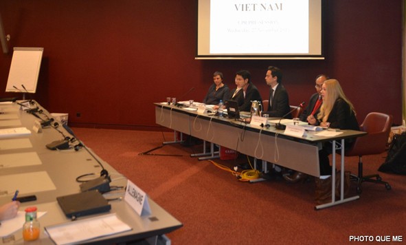 Nhân danh Ủy ban Bảo vệ Quyền Làm Người Việt Nam, bà Ỷ Lan Penelope Faulkner phát biểu tại LHQ Genève