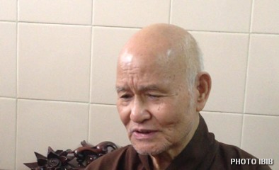 Đức Tăng Thống chụp tại Thanh Minh Thiền Viện lúc Ngài trả lời phỏng vấn Đài Phật giáo Việt Nam