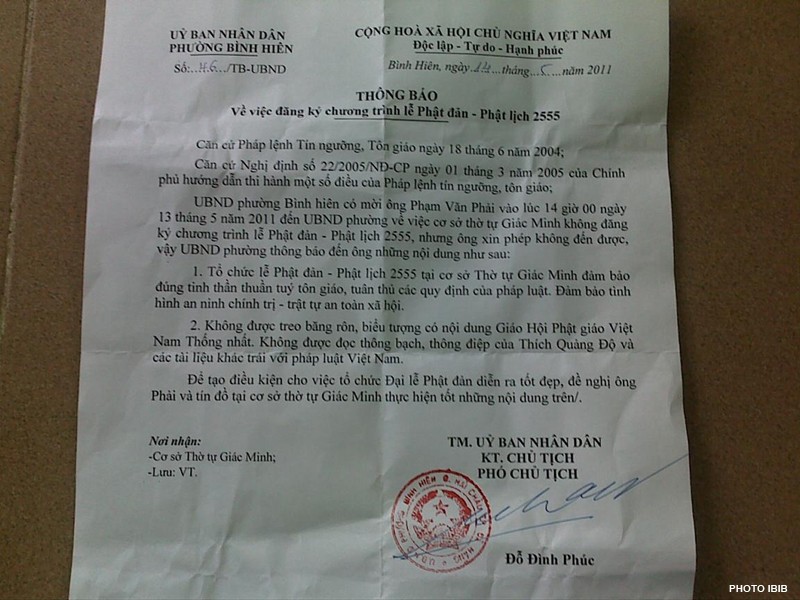 “Notification” the local People’s Committee signed by Do Dinh Phuc,
Vice-Chairman of the Binh Hien District People’s Committee on 14 May 2011