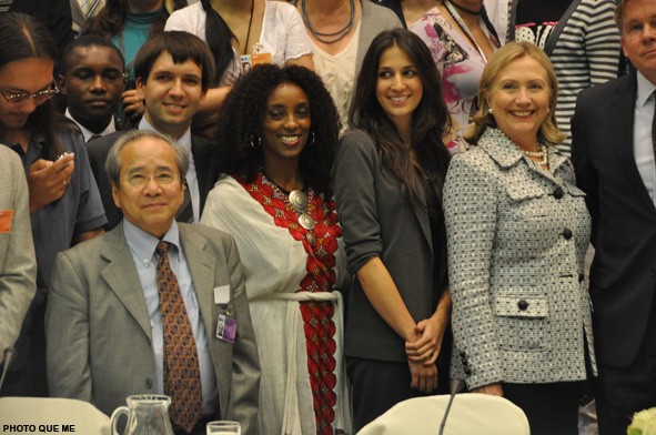 Vo Van Ai (left) and civil society leaders at the Strategic Dialogue with Civil Society hosted by US Secretary of State Hillary Clinton (right).