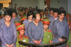 Verdict de peine de mort dans un tribunal vietnamien (1997)