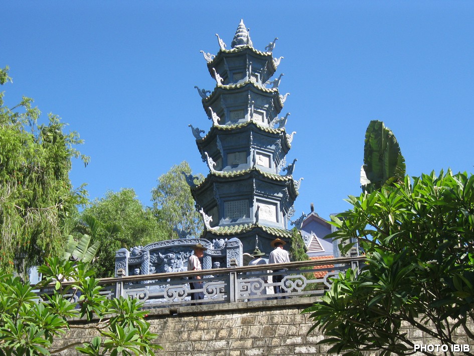 Bảo Tháp Đức cố Đệ tứ Tăng Thống Thích Huyền Quang tại Tu viện Nguyên Thiều, Bình Định – Hình PTTPGQT