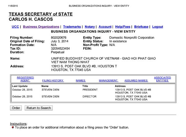 Luật sư Tammy Trần mang 4 hộp hồ sơ lớn bao gồm những chứng liệu tới Toà án Dân sự Quận hạt Harris tại thành phố Houston hôm 7-12-2015