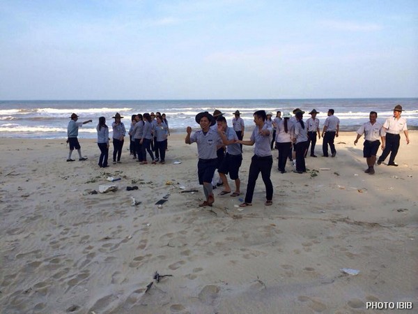 Liên Trại Lộc Uyển và A Dục, Huyện Phú Vang, Trò chơi trên bãi biển