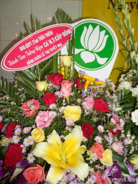 Vòng hoa của Ban Hướng dẫn GĐPT THừa Thiên