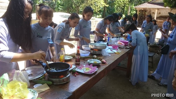 Cuộc thi Nấu ăn, thực tập Công Dung Ngôn Hạnh cho các nữ Trại sinh