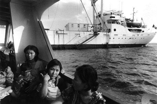 Tàu Đảo Ánh Sáng của Ủy Ban Một Chiếc Tàu cho Việt Nam hoạt động cứu nguời Việt trên Biển Đông